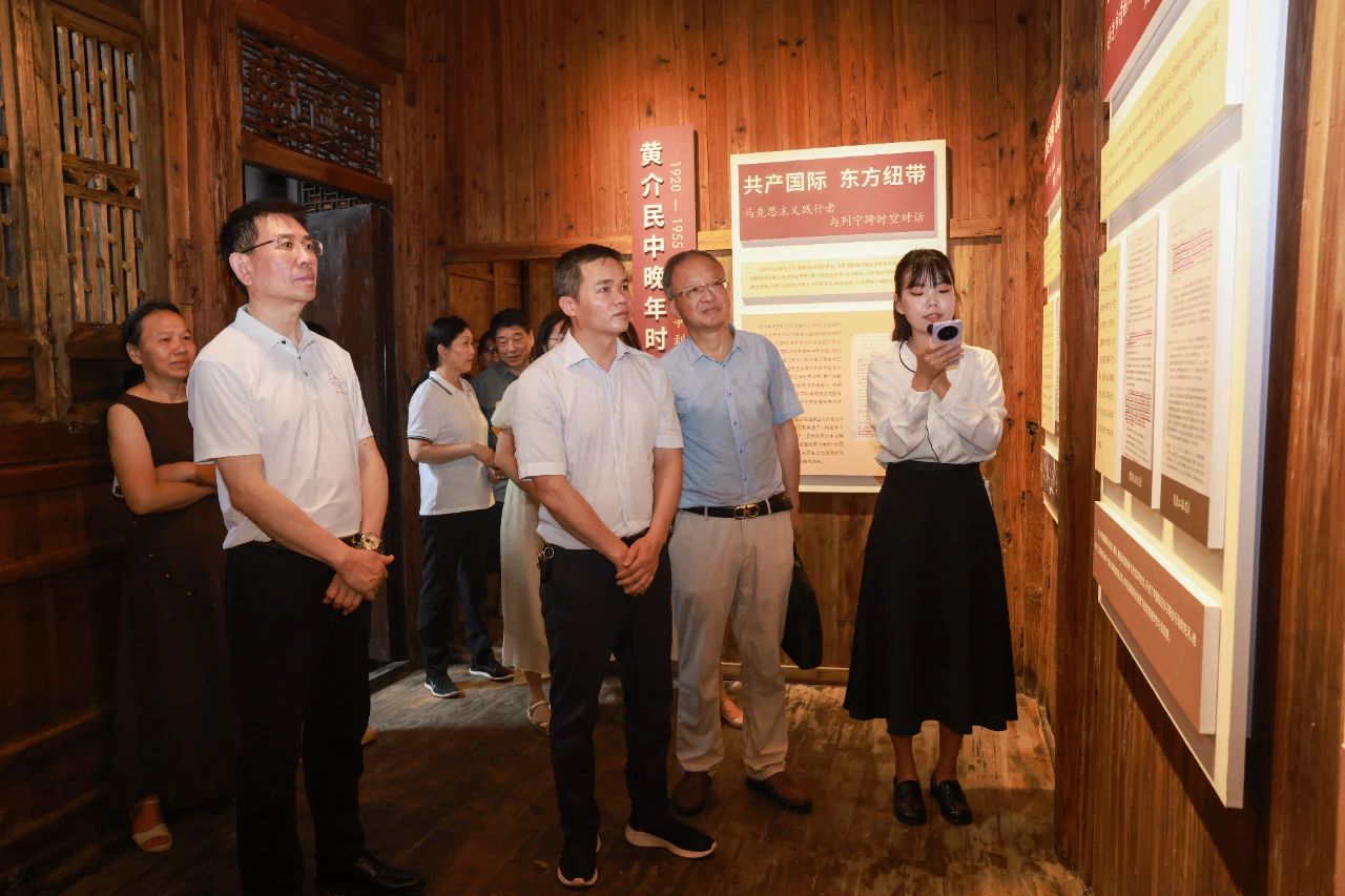 参观.jpg
